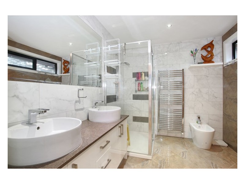 6 Morey Rise, Endeavour Hills VIC 3802