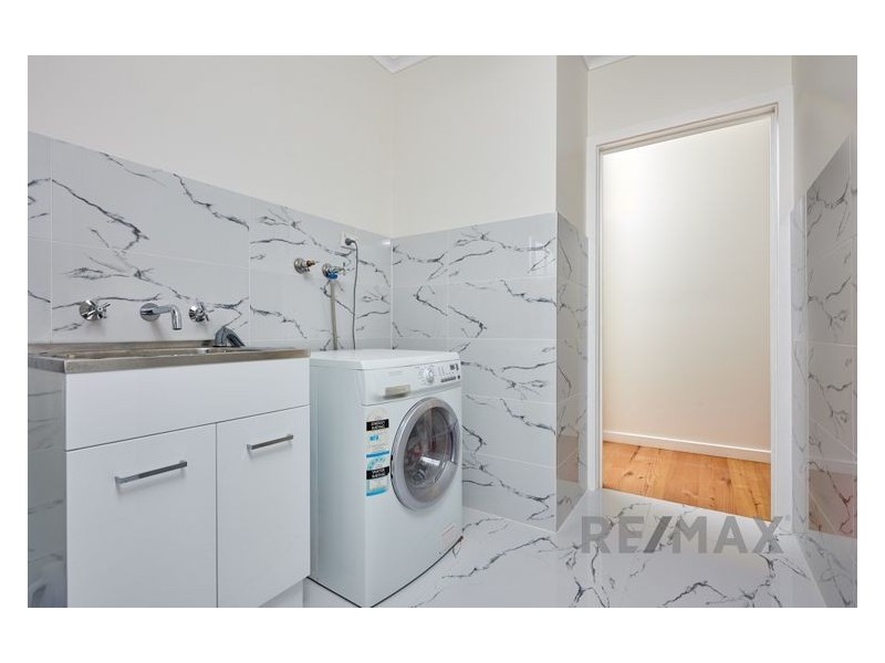 27 Edinborough Street, Hallam VIC 3803