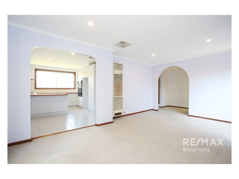 2/64 Arthur Phillip Drive, Endeavour Hills VIC 3802