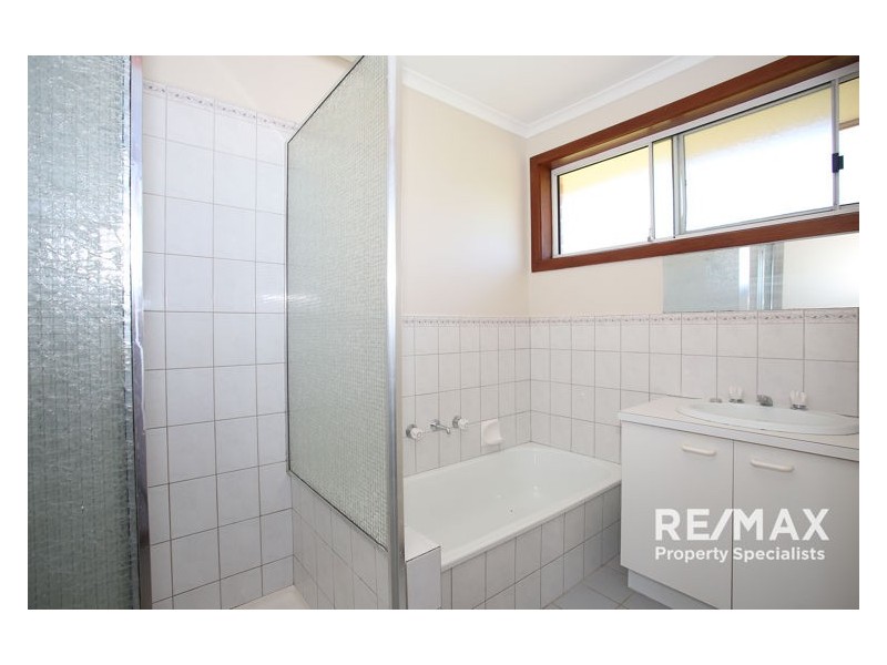 2/64 Arthur Phillip Drive, Endeavour Hills VIC 3802