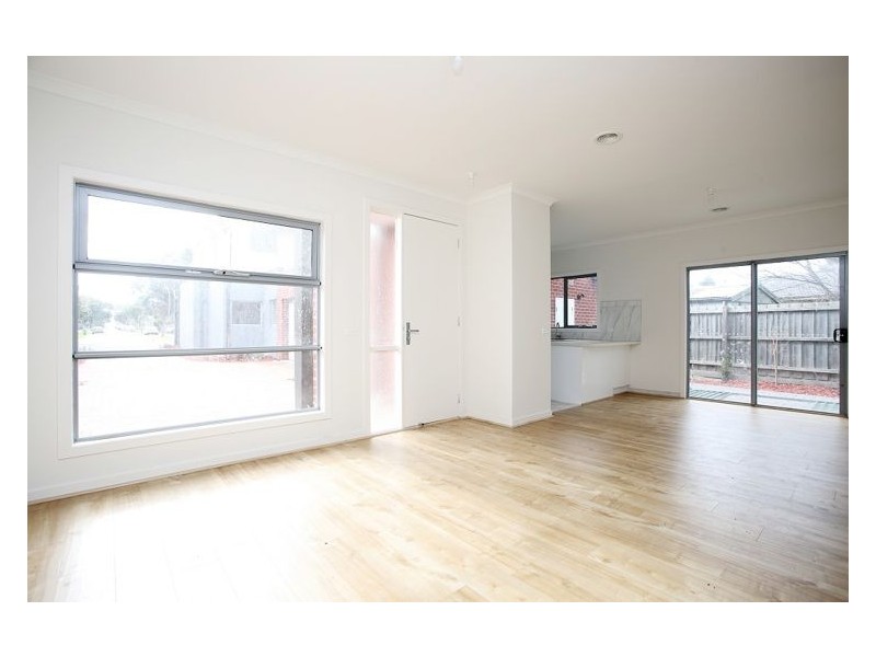 1 & 4/3 Wattle Drive, Doveton VIC 3177