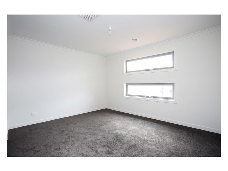 1 & 4/3 Wattle Drive, Doveton VIC 3177