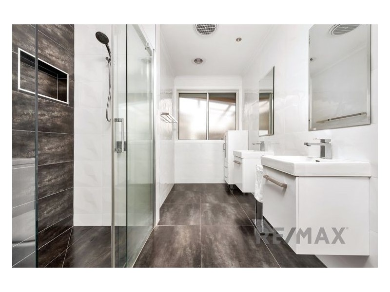 34 Oakwood Avenue, Dandenong North VIC 3175