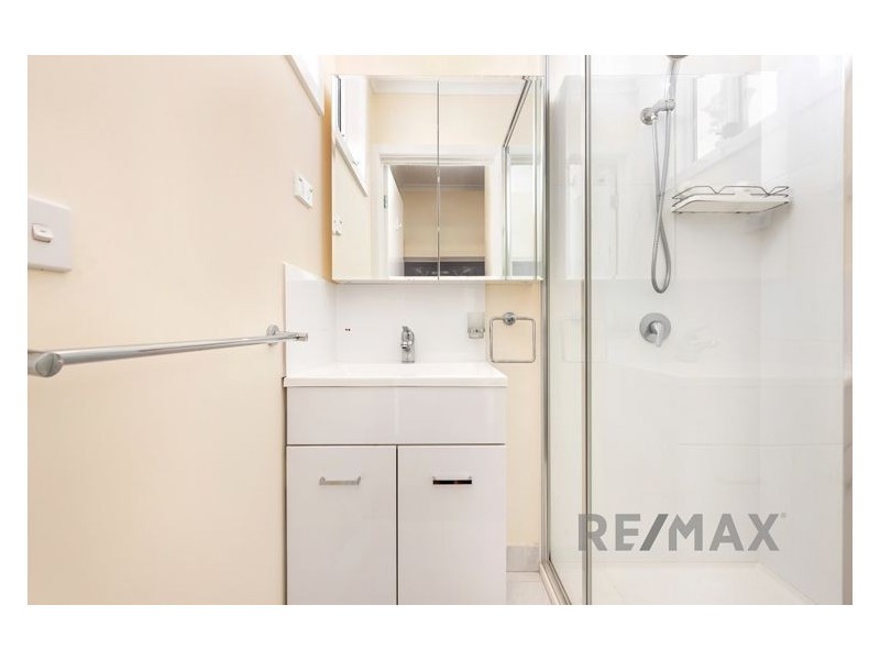 34 Oakwood Avenue, Dandenong North VIC 3175