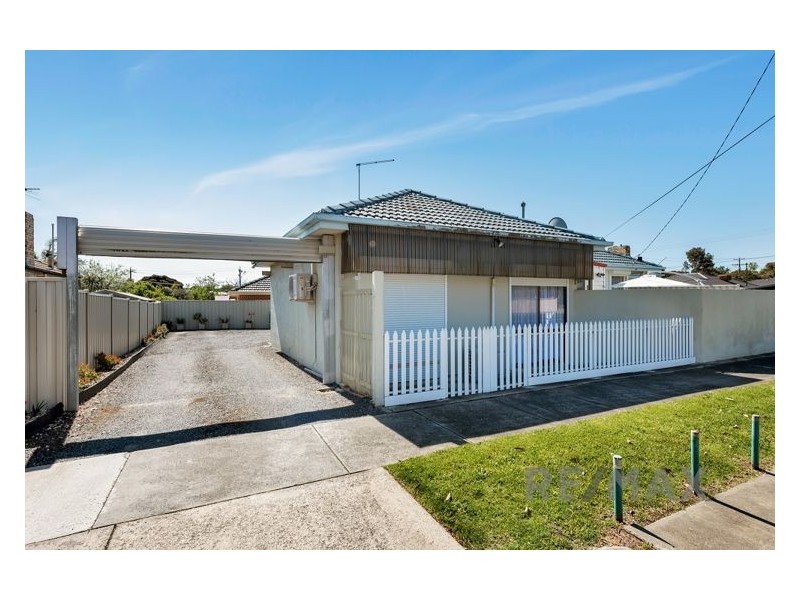 34 Oakwood Avenue, Dandenong North VIC 3175