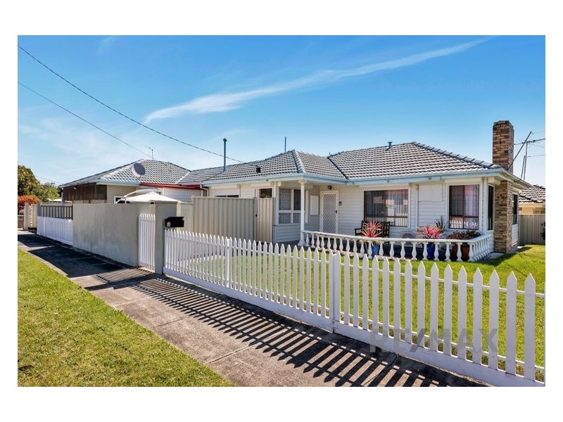 34 Oakwood Avenue, Dandenong North VIC 3175