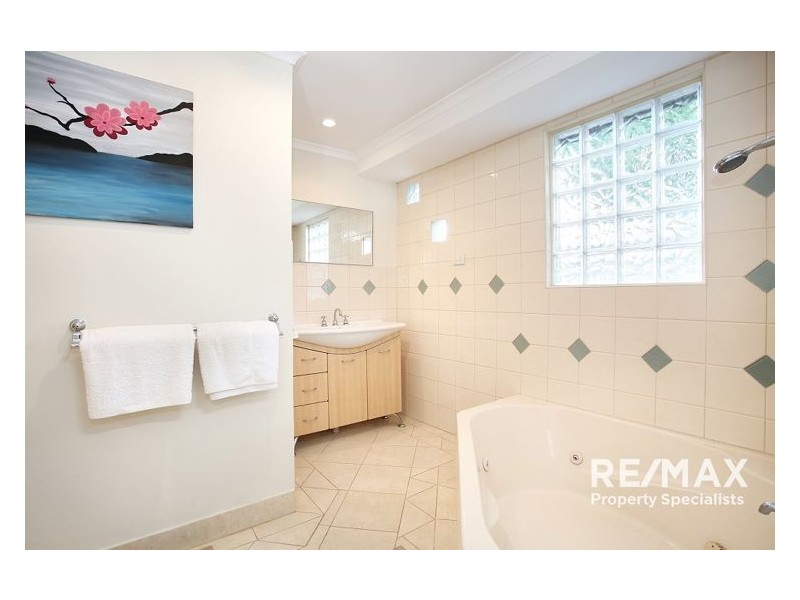 8 Briar Hurst Avenue, Dandenong North VIC 3175