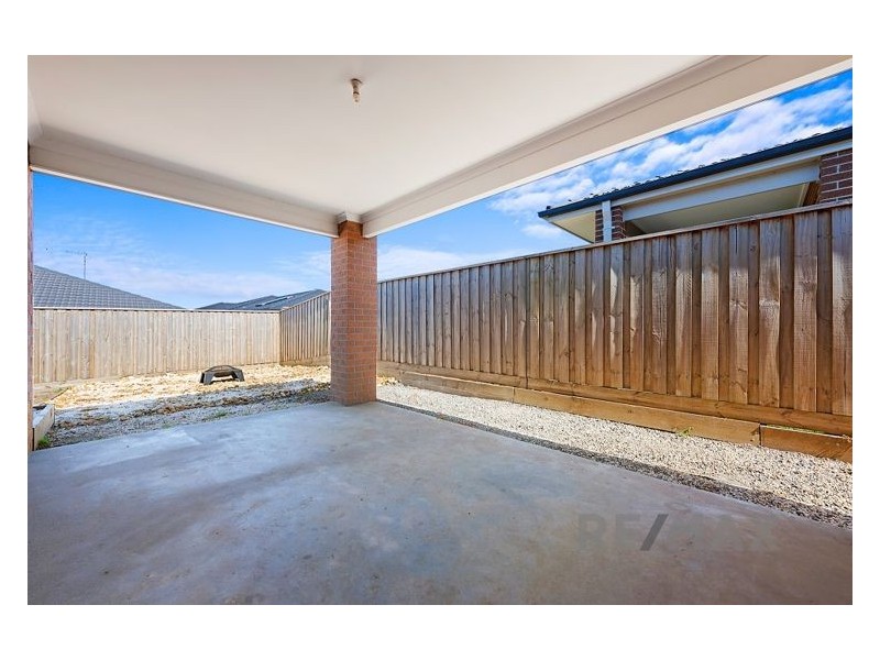 9 Hartleigh Street, Clyde VIC 3978