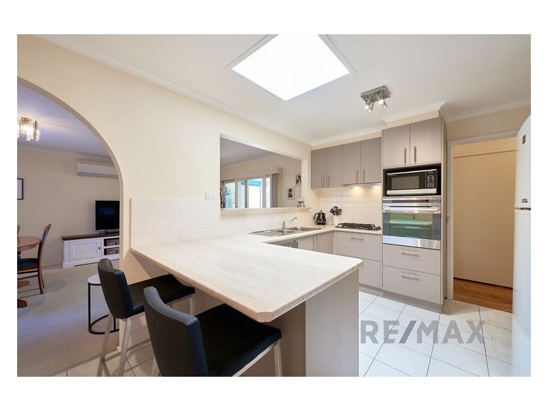 32 Vanessa Drive, Hampton Park VIC 3976