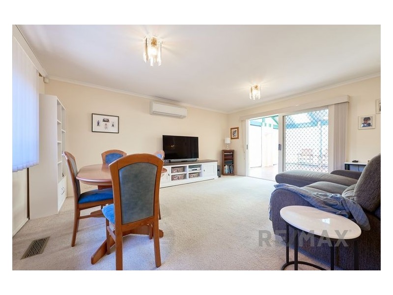 32 Vanessa Drive, Hampton Park VIC 3976