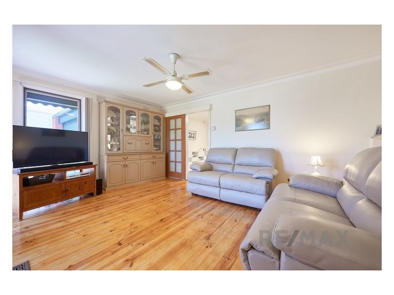 32 Vanessa Drive, Hampton Park VIC 3976