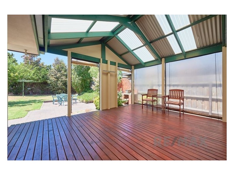 32 Vanessa Drive, Hampton Park VIC 3976