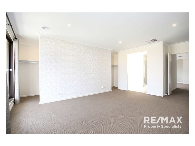 270 Alisma Boulevard, Cranbourne North VIC 3977