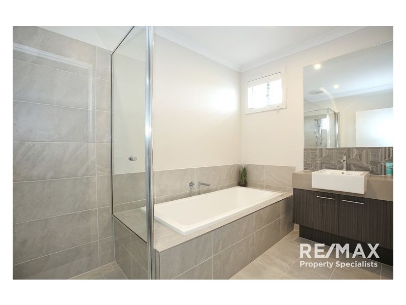 270 Alisma Boulevard, Cranbourne North VIC 3977