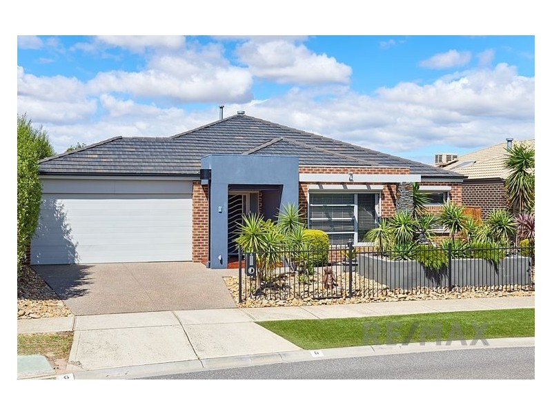 6 Black Caesar Drive, Cranbourne East VIC 3977