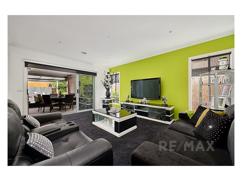 6 Black Caesar Drive, Cranbourne East VIC 3977