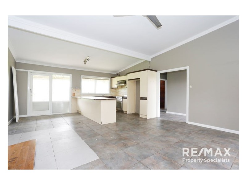 70 Devon Road, Devon Meadows VIC 3977