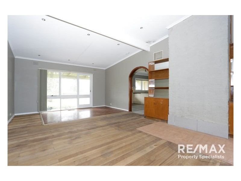 70 Devon Road, Devon Meadows VIC 3977