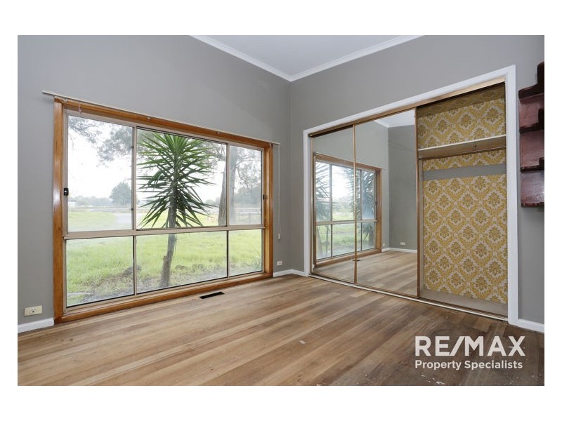 70 Devon Road, Devon Meadows VIC 3977