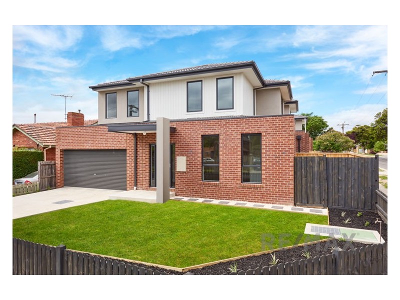 12 Deakin Crescent, Dandenong North VIC 3175
