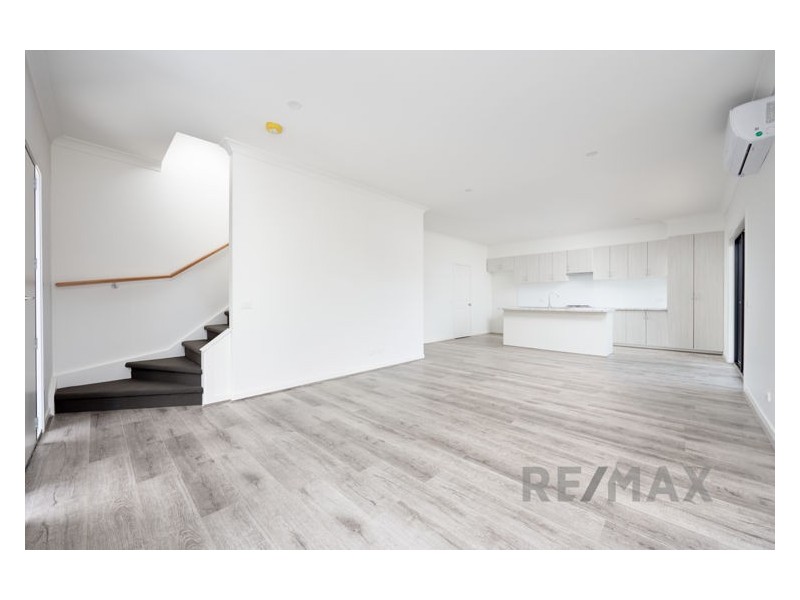 12 Deakin Crescent, Dandenong North VIC 3175