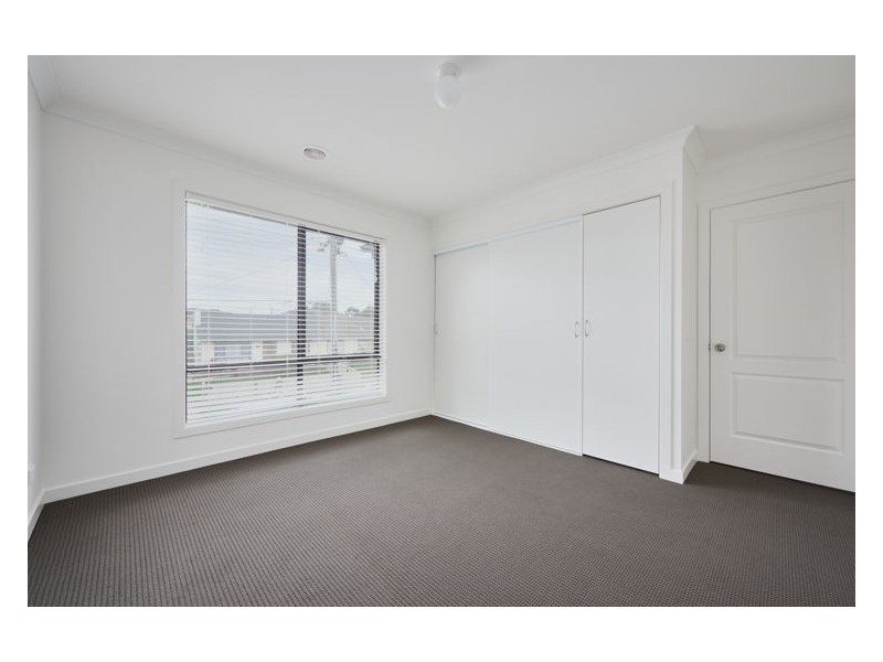 33 Mc Lean Crescent, Dandenong North VIC 3175