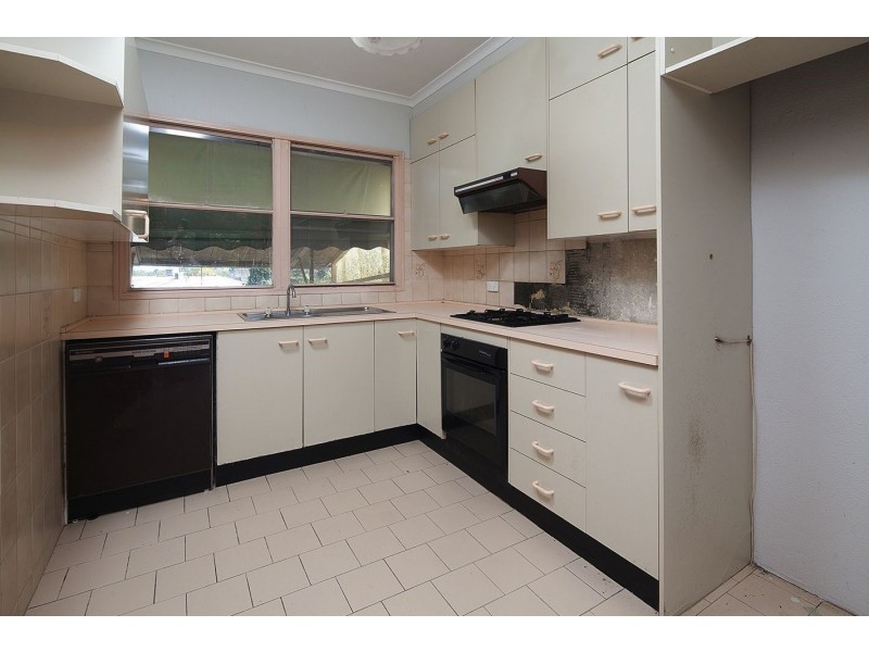 77 Tristania Street, Doveton VIC 3177