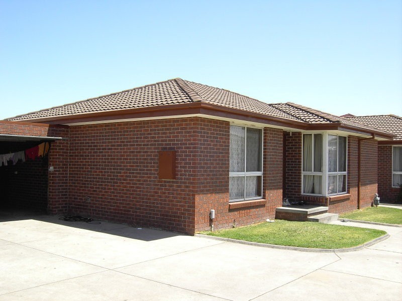 3/16 Canberra Avenue, Dandenong South VIC 3175