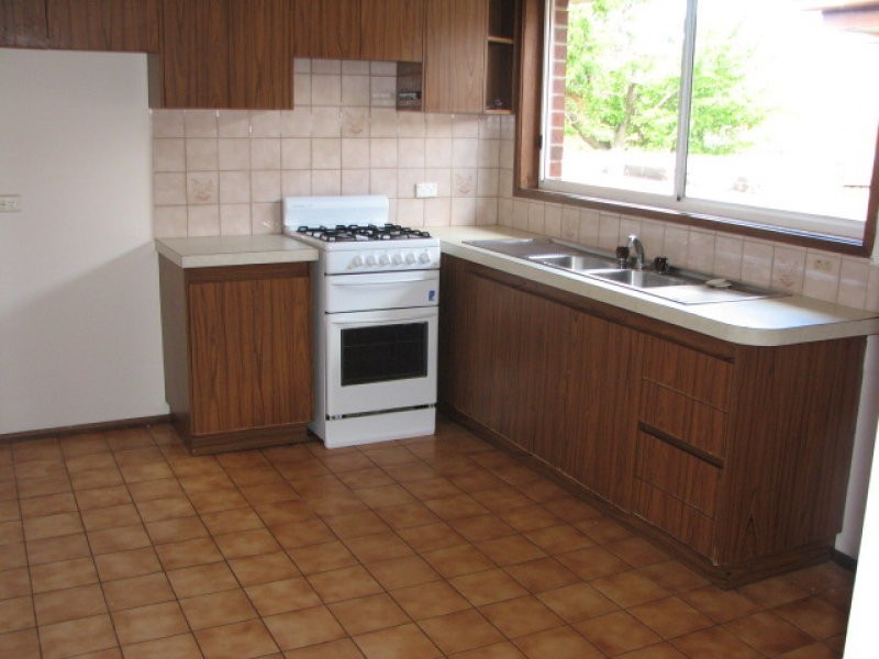 3/16 Canberra Avenue, Dandenong South VIC 3175