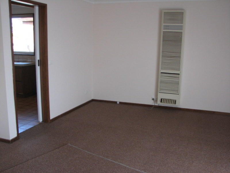 3/16 Canberra Avenue, Dandenong South VIC 3175