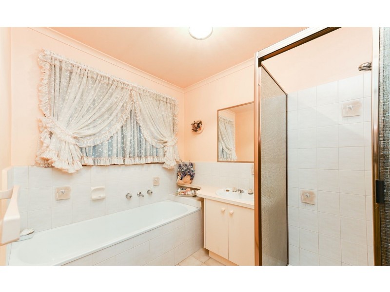 17 Princess Maria Place, Hampton Park VIC 3976