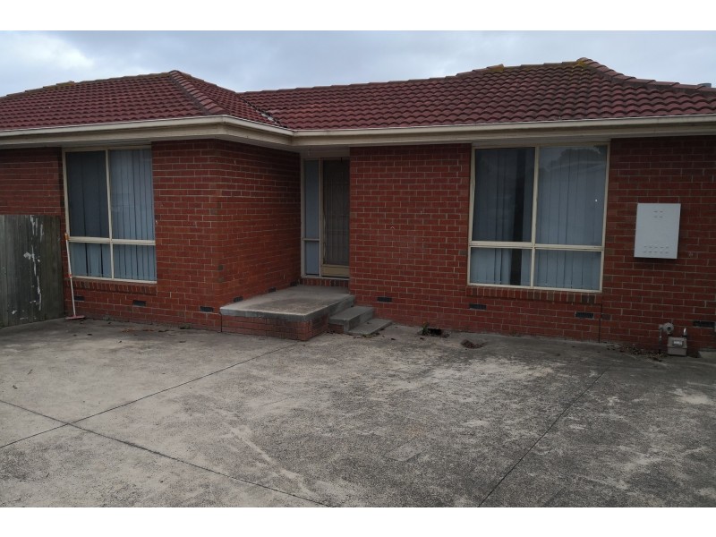 2/14 Jacinta Court, Doveton VIC 3177