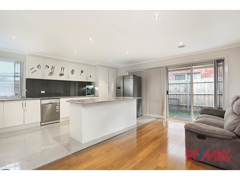 16 Regal Avenue, Hallam VIC 3803