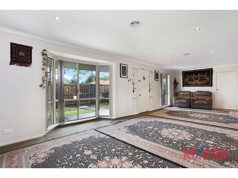 16 Regal Avenue, Hallam VIC 3803