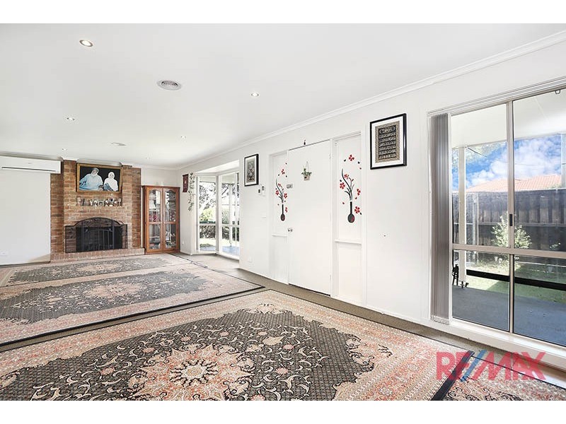 16 Regal Avenue, Hallam VIC 3803