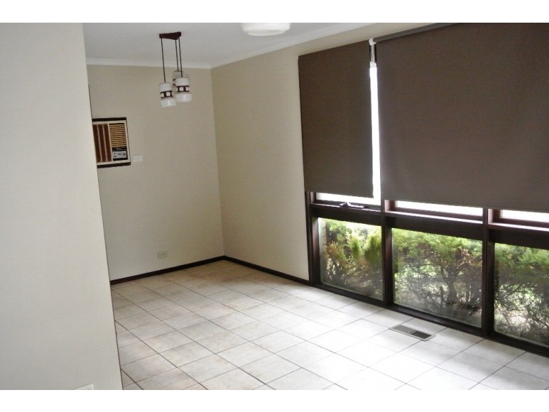 1/2 Chateau Avenue, Narre Warren VIC 3805