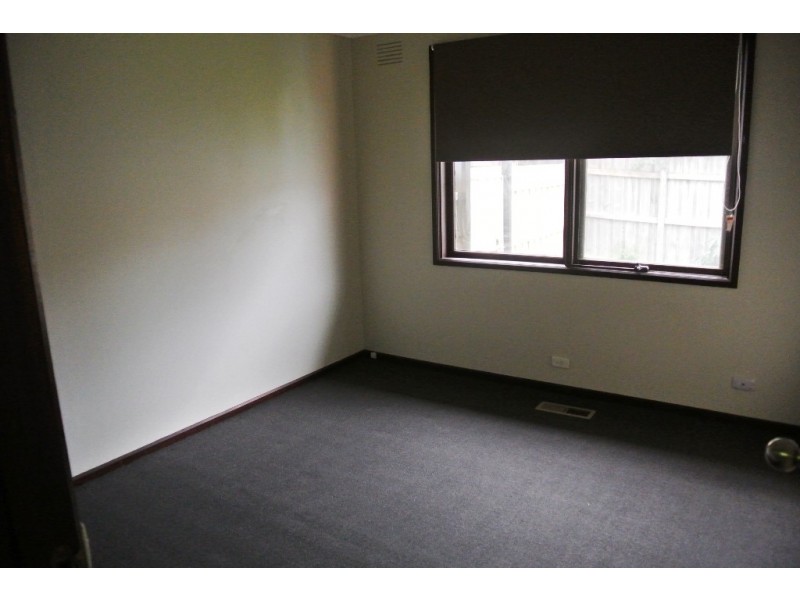 1/2 Chateau Avenue, Narre Warren VIC 3805