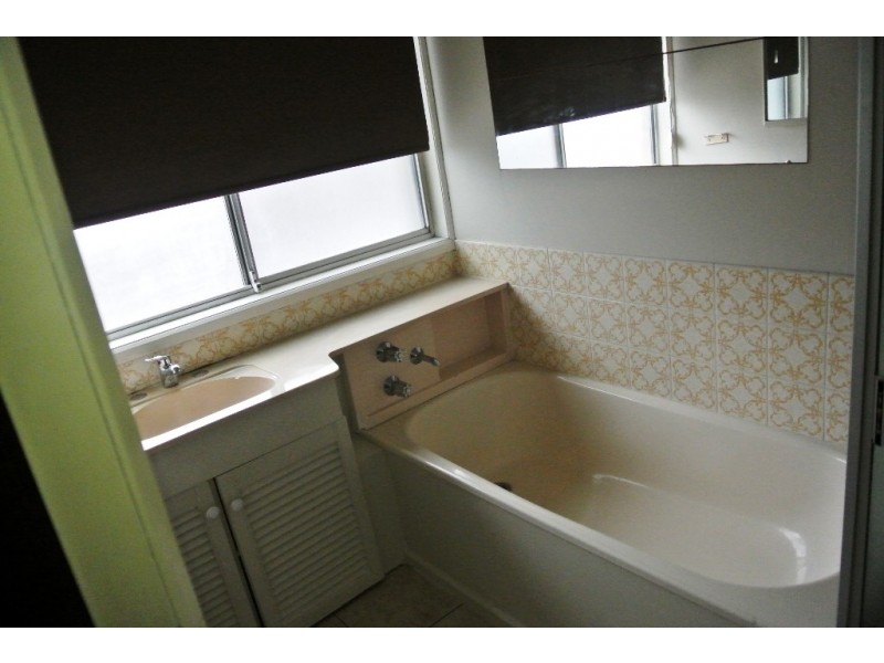 1/2 Chateau Avenue, Narre Warren VIC 3805