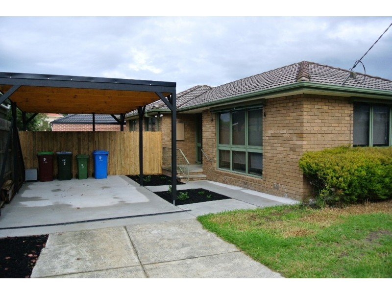 1/2 Chateau Avenue, Narre Warren VIC 3805