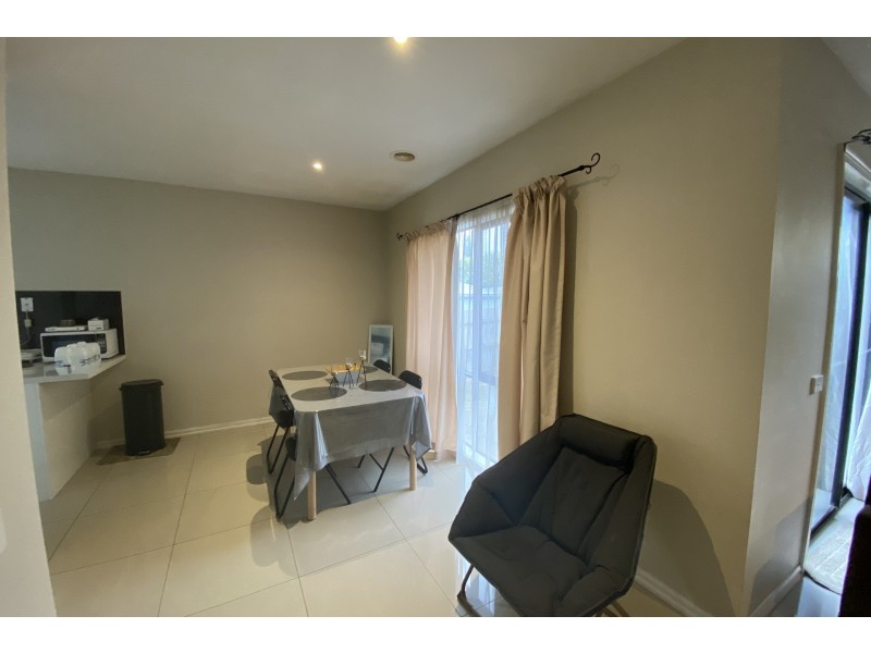 2/24 Cyril Grove, Noble Park VIC 3174