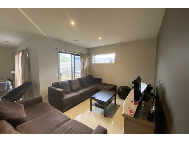 2/24 Cyril Grove, Noble Park VIC 3174