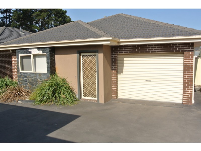 2/1176 Ballarto Road, Cranbourne VIC 3977