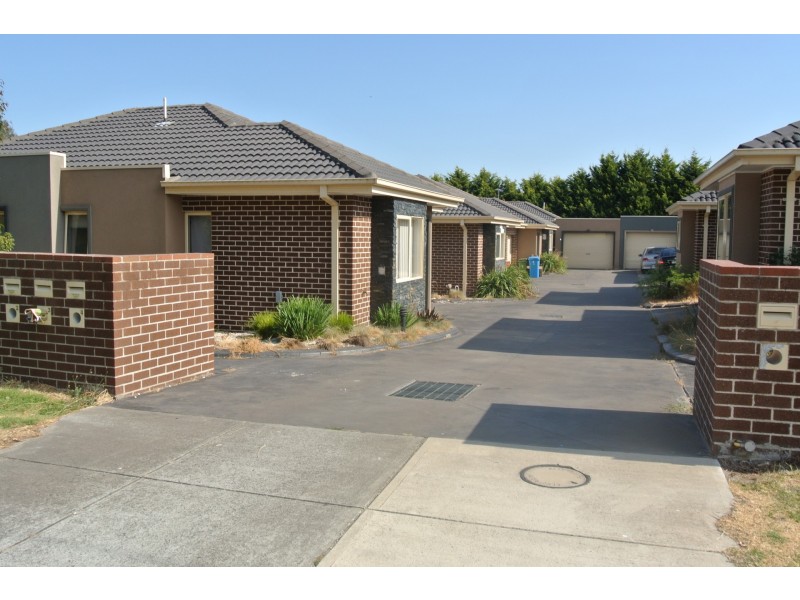 2/1176 Ballarto Road, Cranbourne VIC 3977