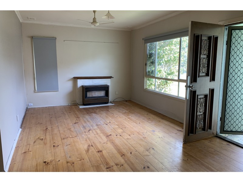 21 Oak Avenue, Doveton VIC 3177