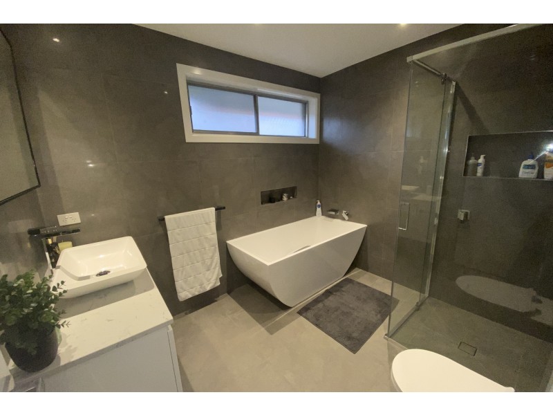 1 Sabine Avenue, Dandenong North VIC 3175