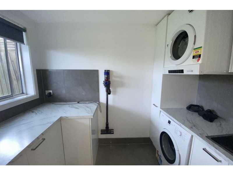 1 Sabine Avenue, Dandenong North VIC 3175