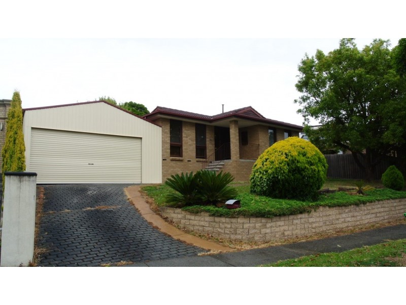 34 Monkhouse Drive, Endeavour Hills VIC 3802