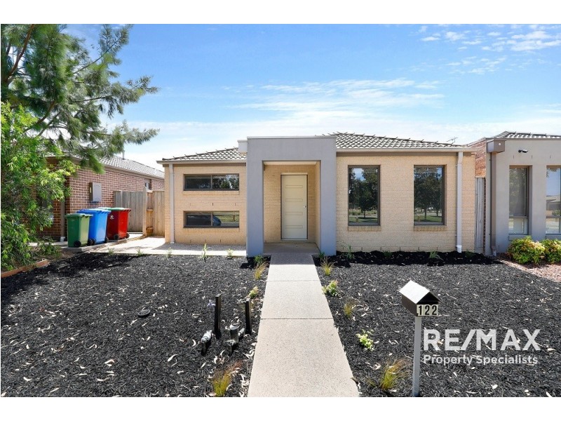 122 Sabel Drive, Cranbourne North VIC 3977