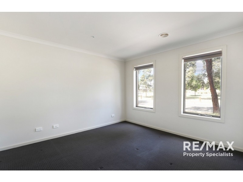 122 Sabel Drive, Cranbourne North VIC 3977
