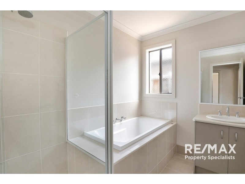 122 Sabel Drive, Cranbourne North VIC 3977